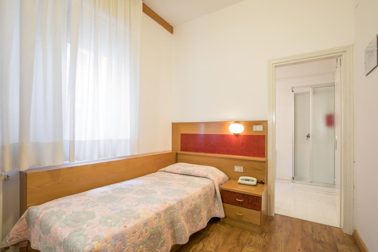 Hotel Daniela ليفيكو ترمي المظهر الخارجي الصورة